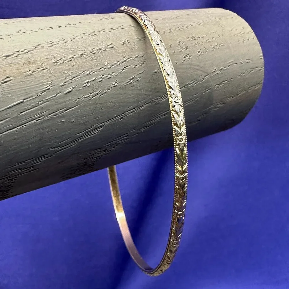 Elegant Gold-Tone Textured Bangle Bracelet - Women